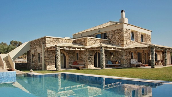 Financing UK development projects through Spanish bridging loans over holiday homes
